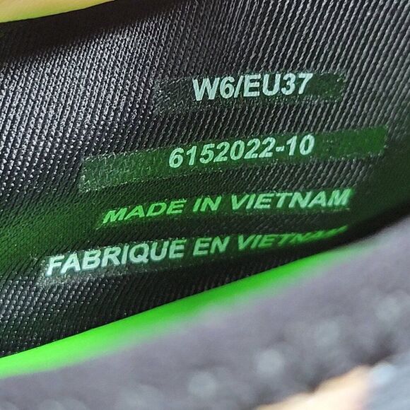 Oofos OOmg eeZee Low Womens US 6 Shoes Slip On Cheetah Black Recovery Sneaker - Picture 11 of 11